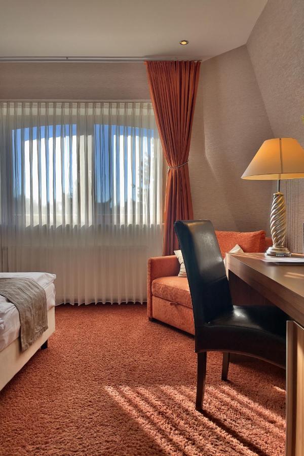 Art-Hotel Braun Кирхгаймболанден Экстерьер фото